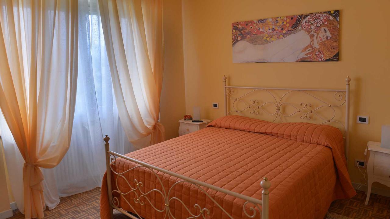 La Locanda Francigena Bed & Breakfast ลุคคา ภายนอก รูปภาพ