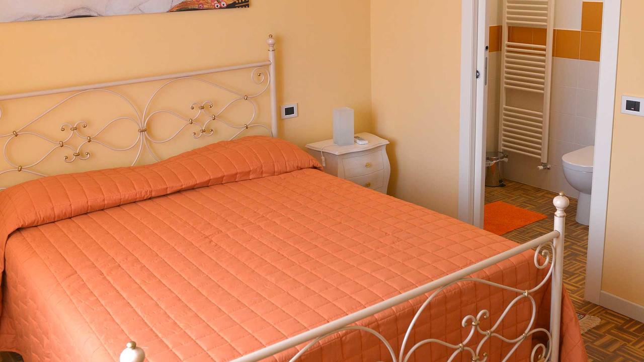 La Locanda Francigena Bed & Breakfast ลุคคา ภายนอก รูปภาพ
